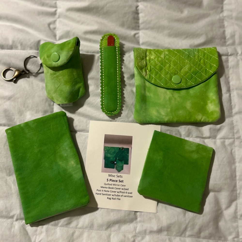 Green Tie-Dye Accessory Set